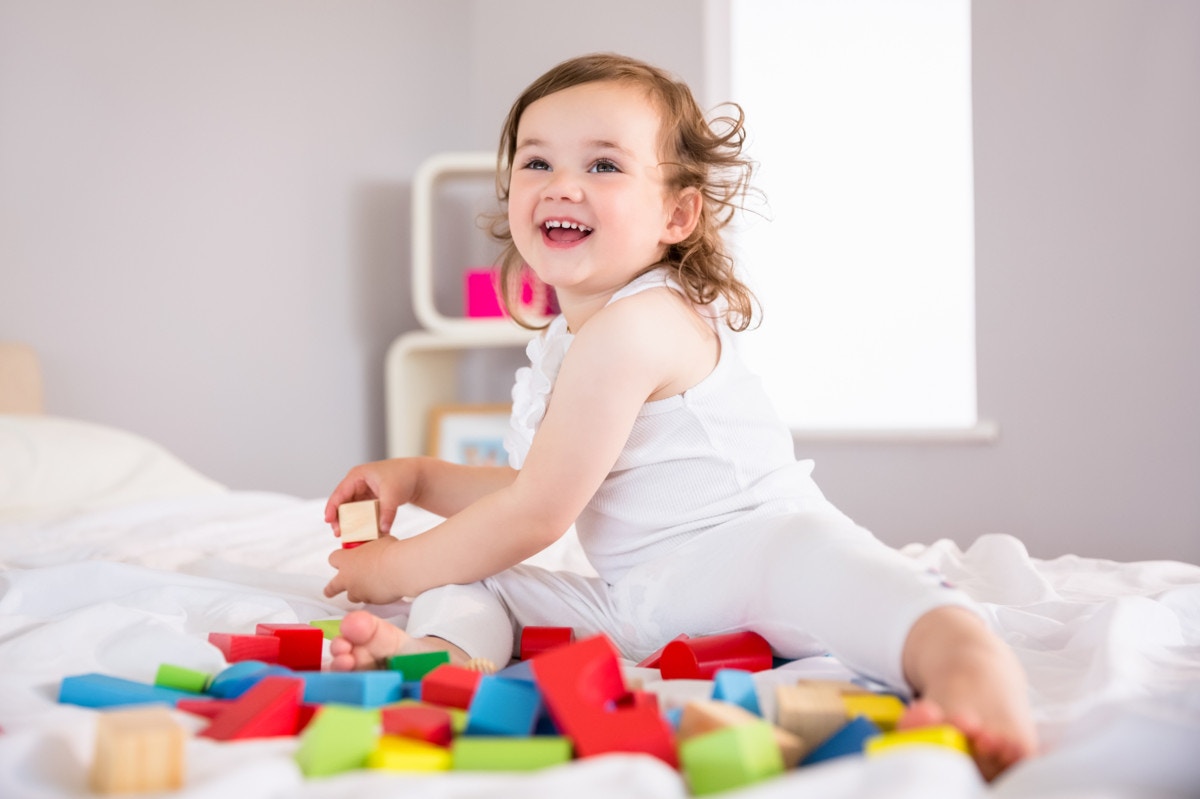 赤ちゃんにブロック遊びをさせたい 子供の年齢別に見る人気のおすすめ商品8選 ママリ