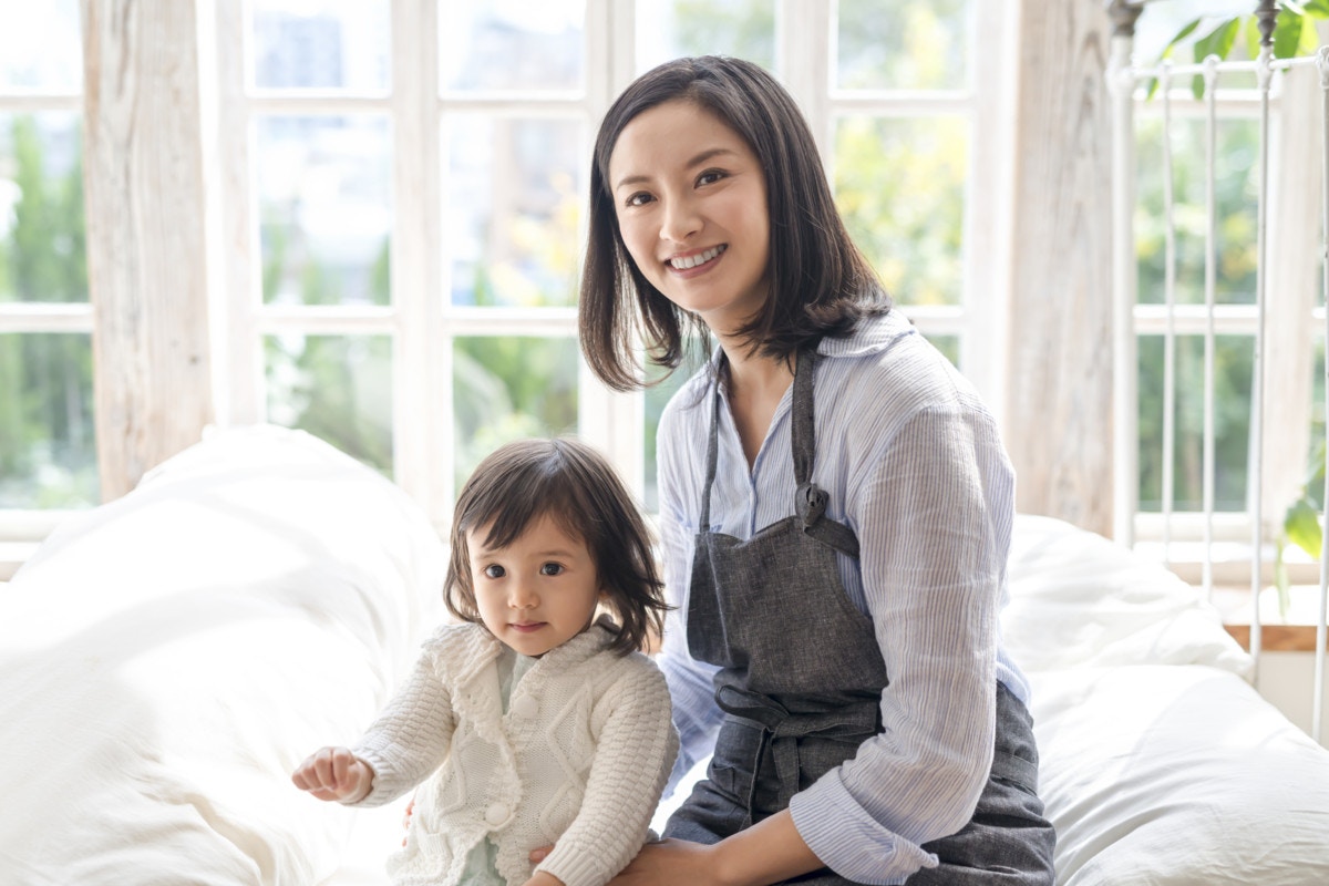 現在大活躍！二児のママである篠原涼子さんの子育て方針とは