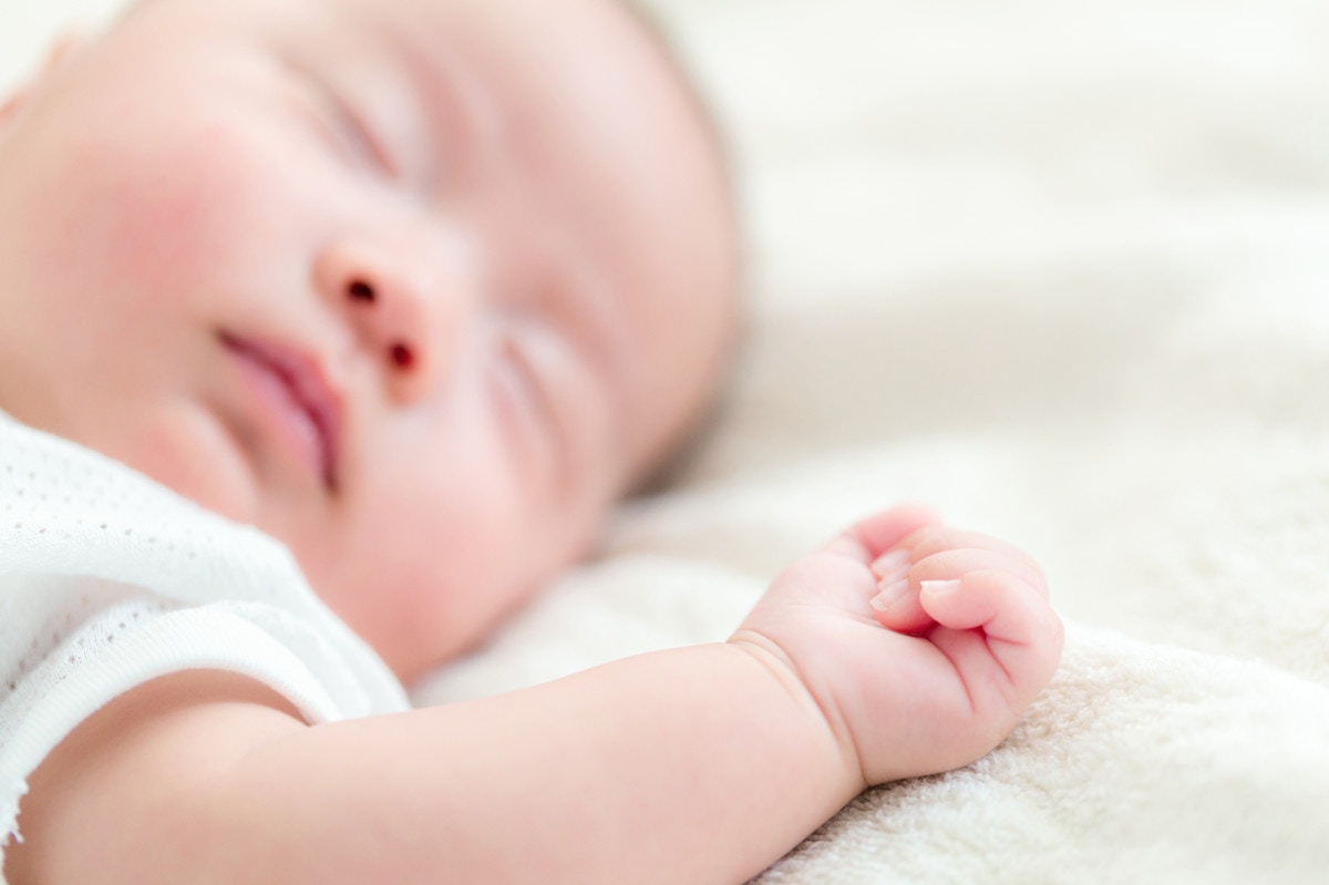 一回の授乳時間が長い 短い場合はどうする 月齢別の赤ちゃんの授乳時間と間隔 ママリ