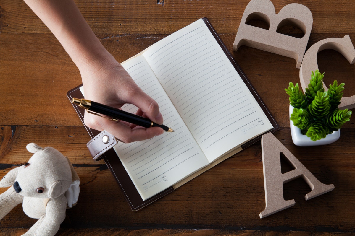 保育園の連絡帳に何を書く？上手に活用するポイントと体験談 [ママリ]