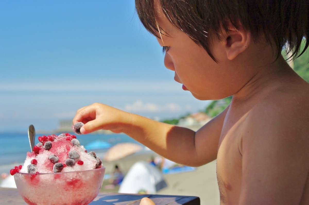 夏は特に気をつけたい 赤ちゃんの脱水症状の見極め方と対策 ママリ