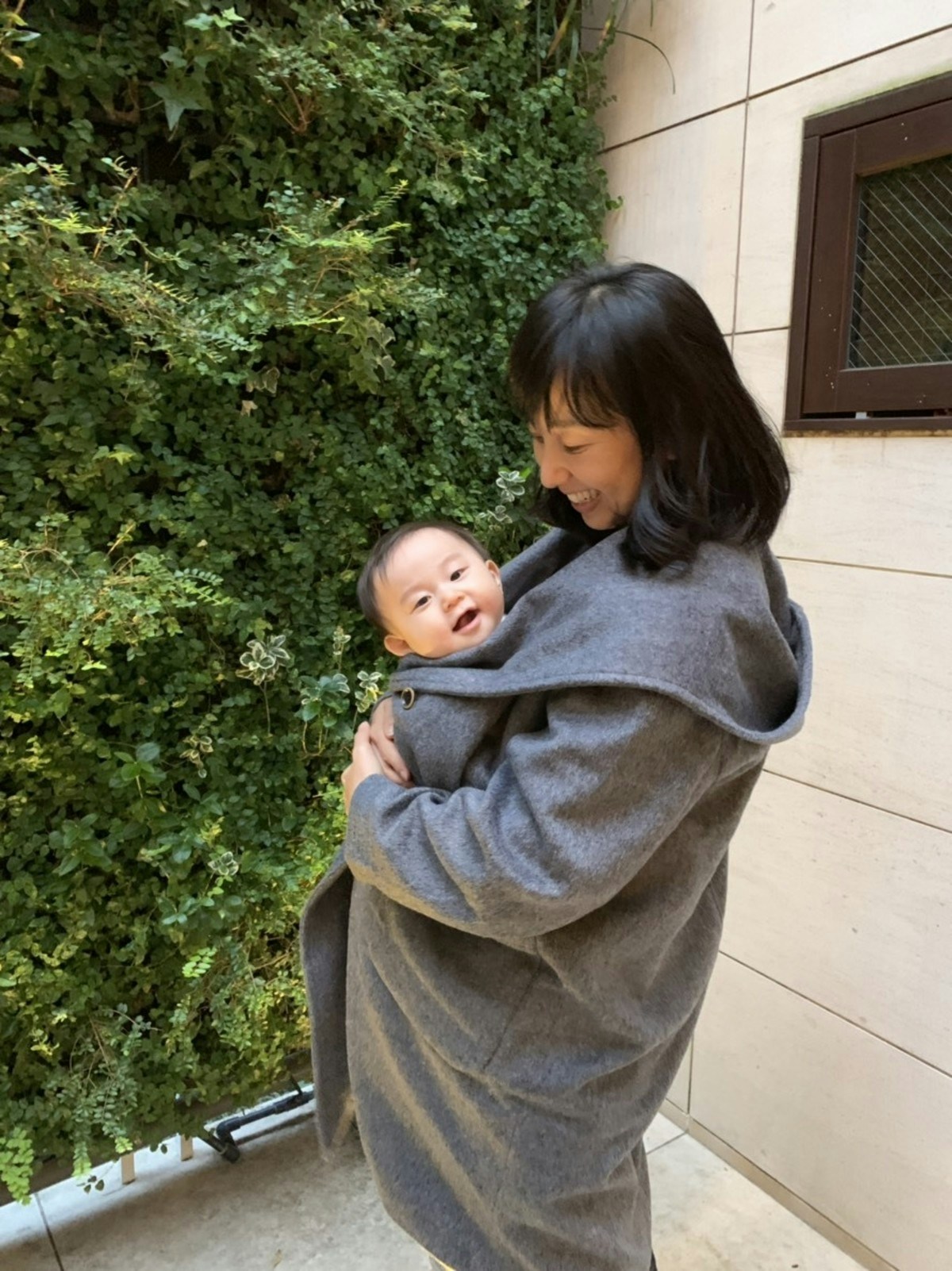 42歳で3人目を出産 東尾理子さんの子供と過ごす日々をのぞいてみよう ママリ