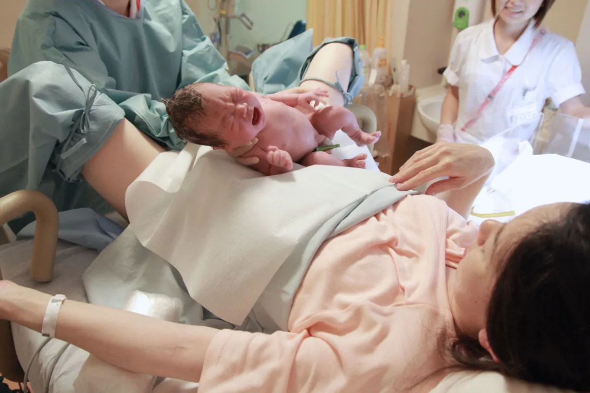 不妊に関する質問がある場合、いつ医師の診察を受ける必要がありますか?