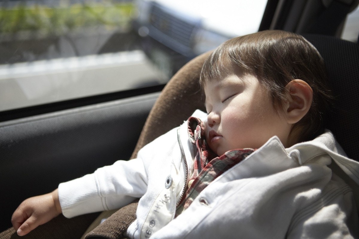 たった5分で熱中症警戒レベルに 子供を車内に残す危険性を知っておこう ママリ