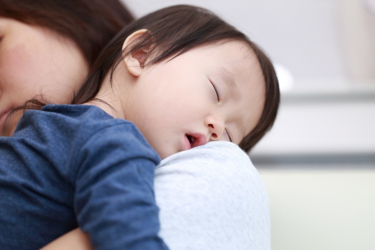 1歳で抱っこの寝かしつけを卒業するには 先輩ママのアドバイス ママリ