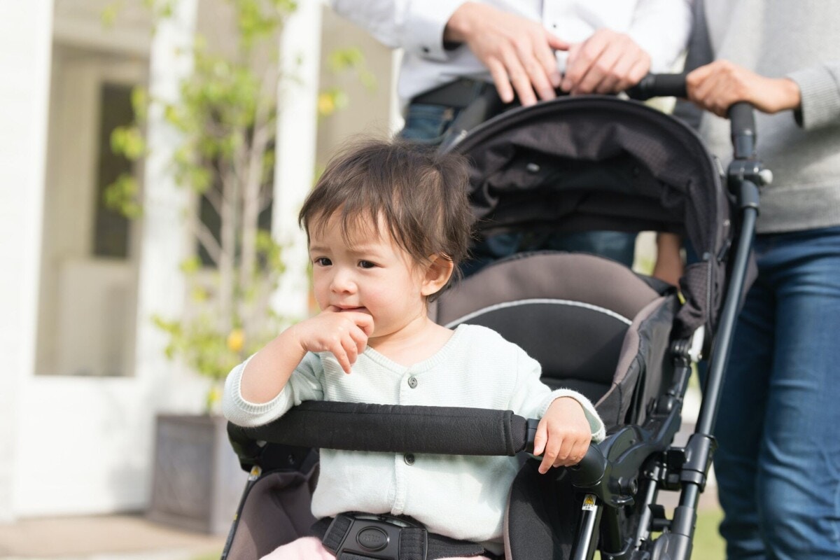 ベビーカーでぐずる赤ちゃんに必須 退屈しないおすすめのおもちゃ ママリ