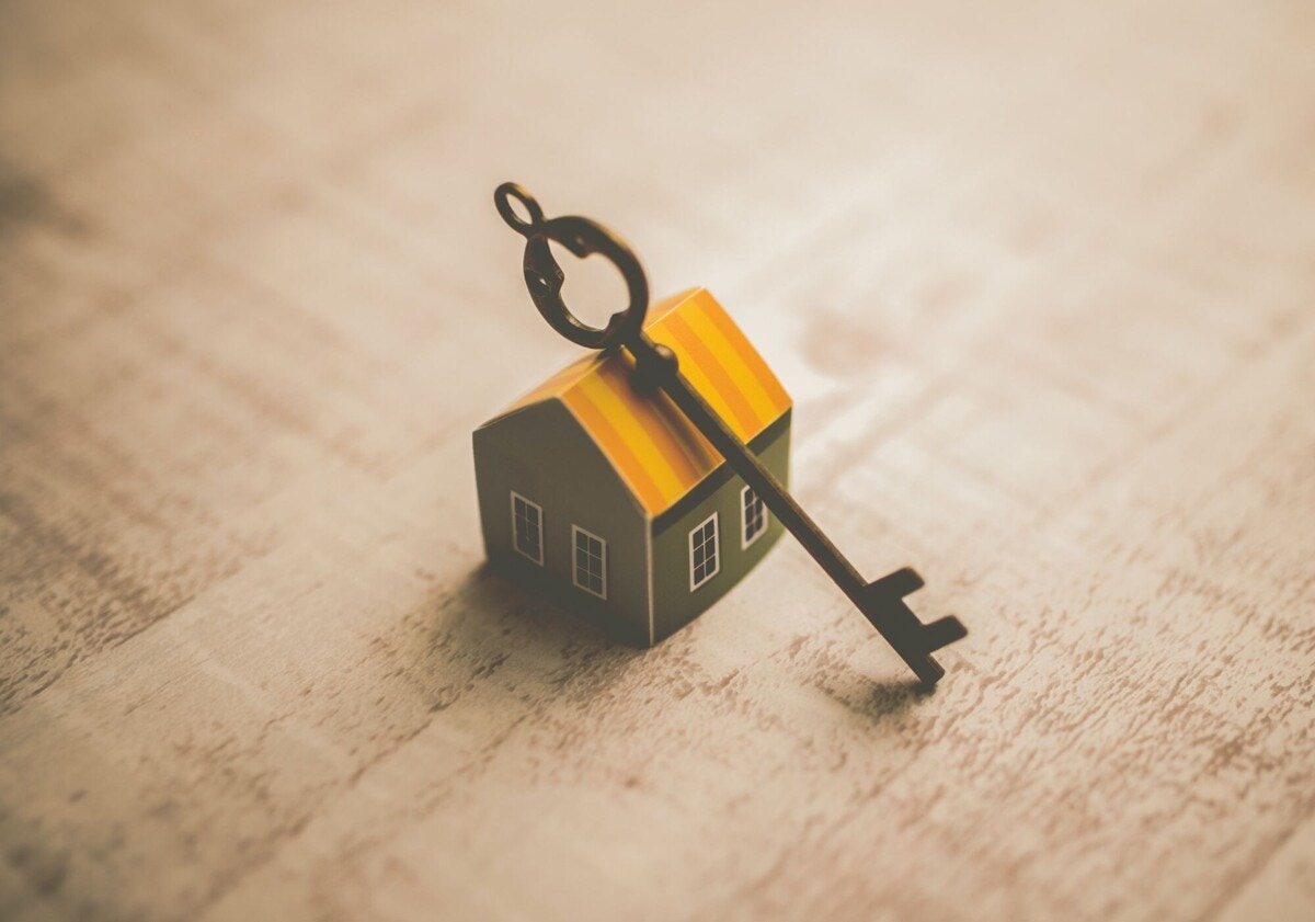 子どもの留守番は何歳から大丈夫 ひとりで留守番させるときの注意点と対策 ママリ