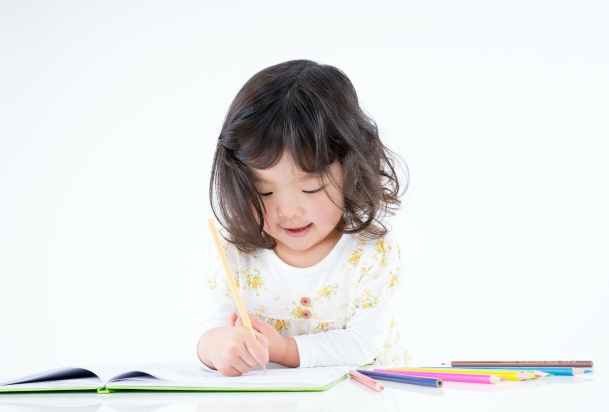 4歳への上手な勉強の教え方は 子どもを勉強好きにするためのコツ解説 ママリ