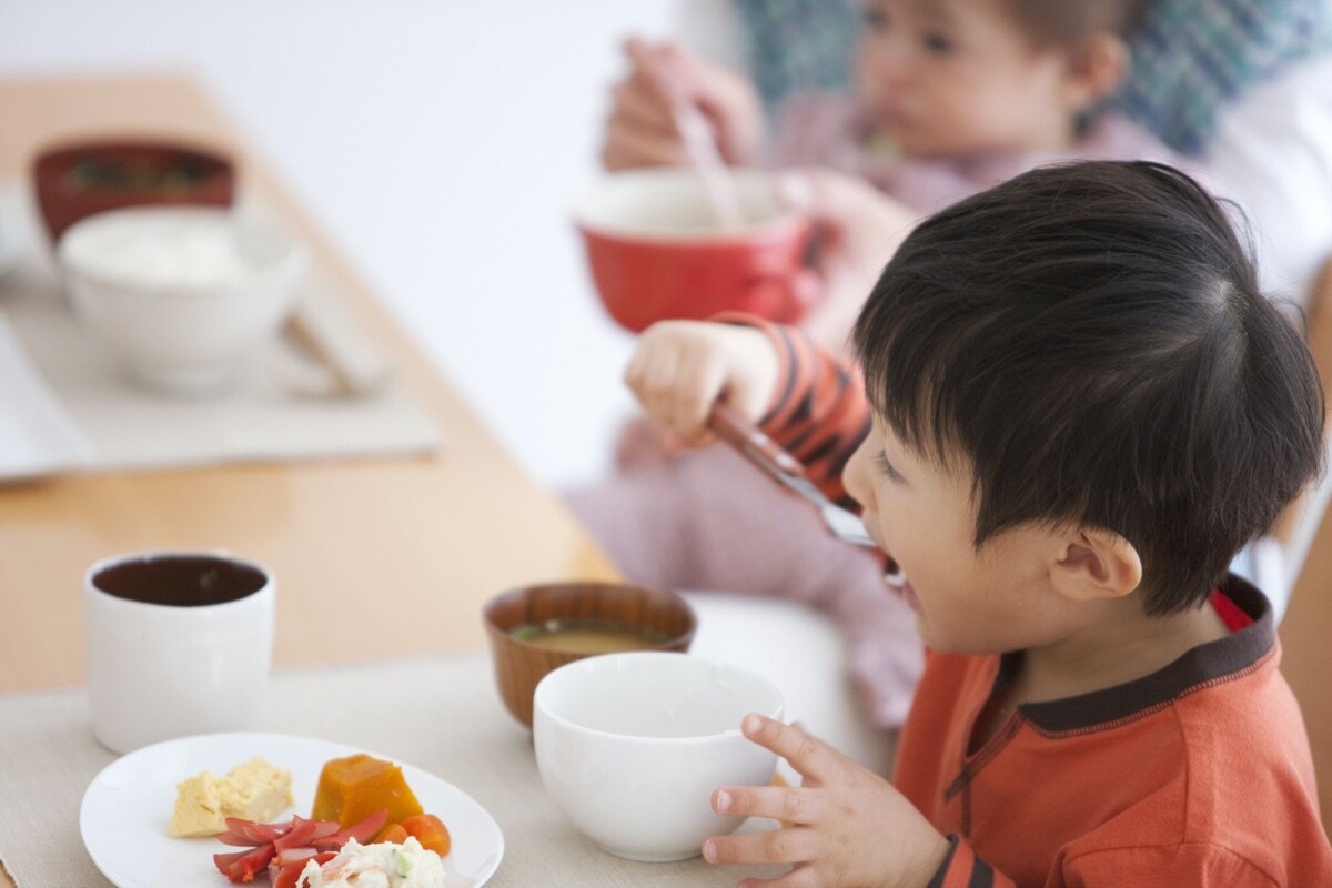 共働きママ 子どもの朝食はいつもどうしているの 時短や栄養バランスの工夫は ママリ