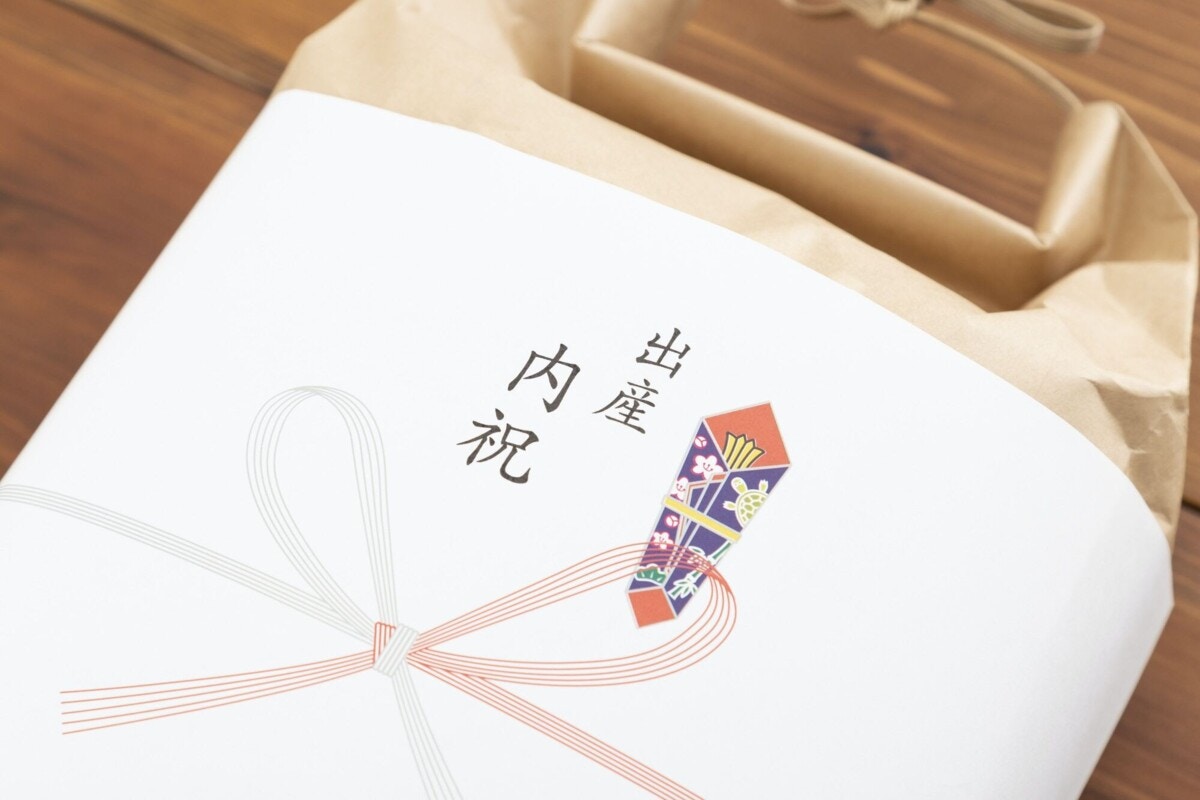 5人からまとめて一つの出産祝い。お返しは一人いくらが妥当？気遣いに