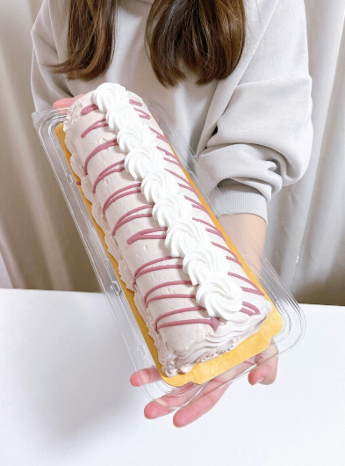 コストコ 1kg超の圧倒的ボリューム ルビーチョコロールケーキ ママリ