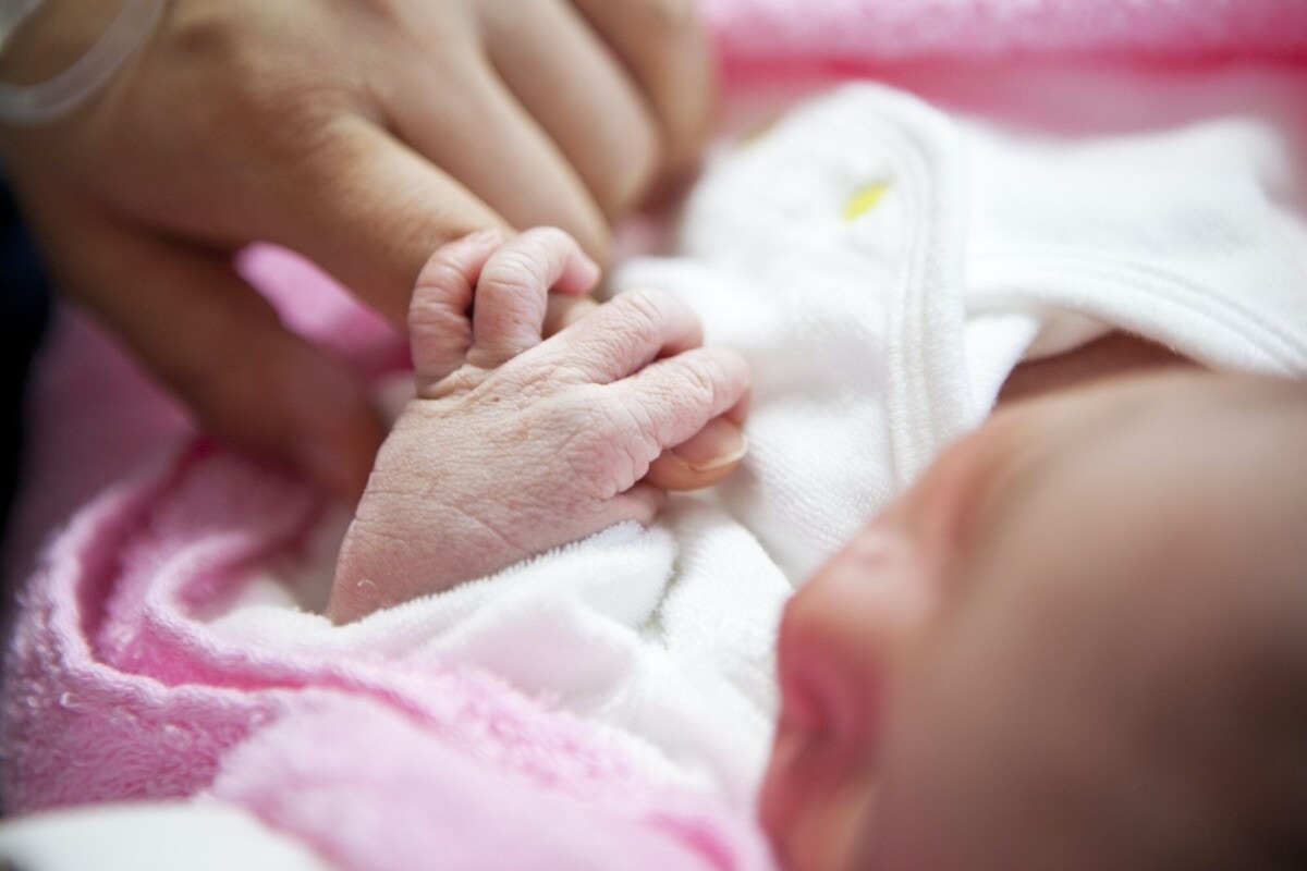 赤ちゃんは弱くない 小さく生まれた長男への不安をぬぐった言葉 ママリ