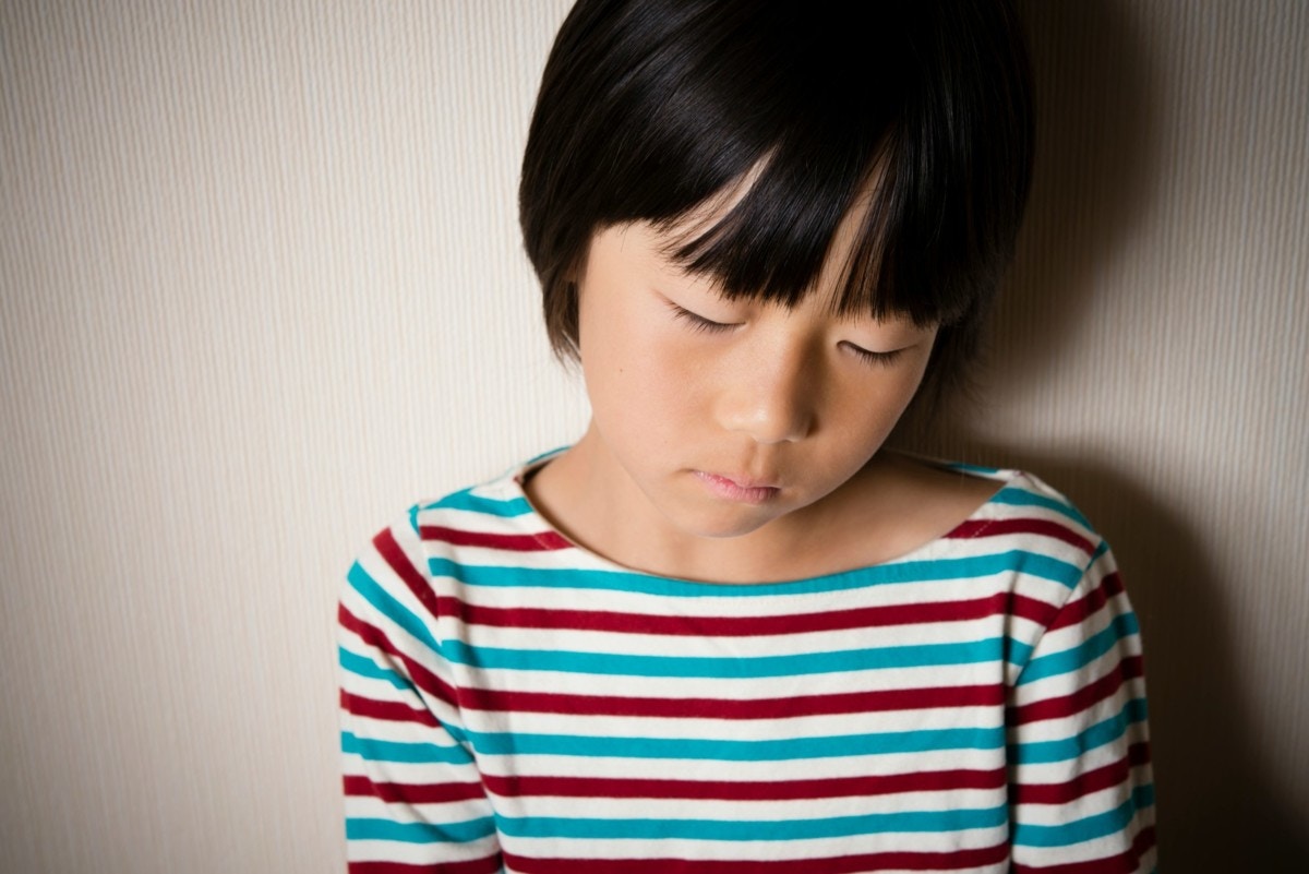 隣人の異変。9歳の息子と若いシングルマザーの「危うい日常」｜隣人のシングル親子が危うい [ママリ]