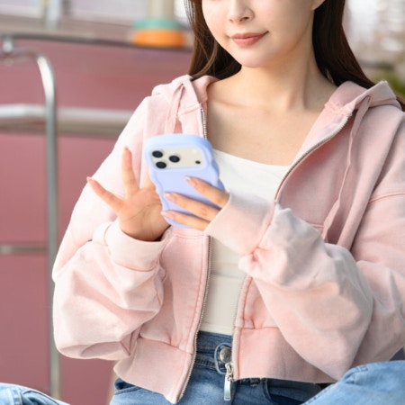 勤務時間中にSNSいじる同僚→内容が【衝撃的】口汚い誹謗中傷の矛先は｜SNSで誹謗中傷する同僚