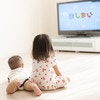 赤ちゃんの前でテレビをつけっぱなしにして大丈夫？赤ちゃんへの影響