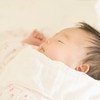 【医療監修】新生児の呼吸が荒いときに考えられる原因や病気、受診の目安