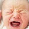 赤ちゃんがどうにも泣きやまないとき、ママたちが実践しているアイデアとは？
