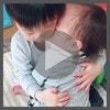 お兄ちゃんの優しさに思わず涙…胸キュンな兄弟愛【赤ちゃん動画】