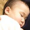 赤ちゃんの寝かしつけに効果的な方法を紹介！注意点や体験談も