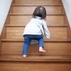 子が在宅する長期休みも注意！幼児～学童期に多いマンション等からの「転落事故」原因と防止対策