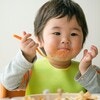 1歳からスプーンでお箸の練習！離乳食タイムの救世主が日本初上陸