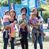 「私だけ24歳」幼稚園の年上ママ友にタメ口はOK？一回り違う親への話し方にさまざまな声