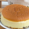 たまらん可愛さ！チーズケーキを前に“必死で我慢する2歳児”の表情に8900いいね
