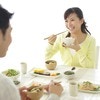 味噌汁用の木のお椀に水を注いで飲んでいたら…夫の一言に2.9万いいね「よくやるw」「吹き出しました」