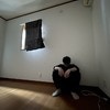 疲れた夫を見た妻「失恋曲の…」完璧すぎる例えに8.9万いいね「爆笑」「時計が透かしで入る」
