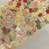 【天才現る!?】2歳児が100均シールで作った"芸術的アート”に8000いいね「額に入れて飾りたい」