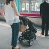 電車で遭遇【寝た子ども2人抱える母】⇒「怪しい私」が手伝った話に4万いいね「うれしい」「救われる」