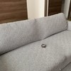 【家庭内カースト最上位】ソファーに鎮座“小動物”に13万いいね「上級」「ワイよりいい生活してそう」