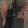 気まぐれなお手伝い？赤ちゃんがママの日傘を持つ“おてて”に8千いいね「可愛い」「プラマイ…プラ」