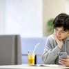 「平和すぎて泣いた！」13万いいね！サイゼの“間違い探し”に全集中する男子大学生が可愛すぎると話題