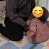 紐をギューッと引くと…【じわじわくる】母子の遊びに4万いいね「楽しそう」「愛情があふれてる」
