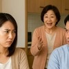 夫婦喧嘩に口出すどころか「離婚するなら子ども1人置いて行って」→絶句した妻が思う“絶縁”の選択肢