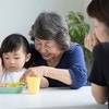 「夫のコピーを作らないで！」孫を私物化？ “義母プロデュース”が限界突破