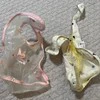 乾燥機から出てきた赤ちゃん用エプロンを見て絶望、日常のあるあるに7,100いいね「私もやったw」