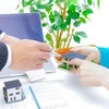 建築士の夫に「タダで図面を見て」迷惑ママ友と険悪に→夫本人が【ド正論】でスカッと解決
