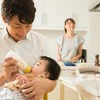 ダメ出しに深夜の叩き起こし…育休夫の“神経質育児”に疲弊する妻のリアルな悩み
