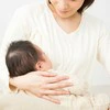 「乳首が痛くてカチカチ」産後の授乳、乗り越えた工夫