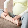 「毎晩のように足がつる！」妊娠中の足つり、先輩ママが試した対策