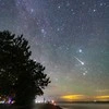 プレアデス星団とアルデバランとの奇跡の共演、フォトグラファーの写真に1,600いいね「素敵な星空」「すごい」
