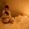 【ママたちの声】「豆電球で授乳」「夫は別室」新生児期の寝室事情
