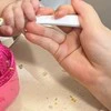 娘の離乳食タイム→ママが「寛容な育児…」と唱えたくなった光景に4.4万いいね「上も下もカオス」「吹き出しました」