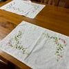 『えっ？刺繍したの？』母が作った美しいランチョンマットに1.3万いいね「本当に素敵な刺繍」「器用さに見惚れます」