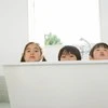 入浴を嫌がりそうな1歳児に『お願いしたい』と交渉すると→誇らしげな様子に9.3万いいね「発想の転換…！」「これはうまい」
