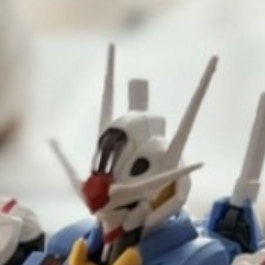 【1万いいね】完成待ちのガンプラが「正座待機」!?お行儀良すぎる姿に「反省してるw」と爆笑の嵐