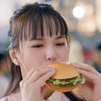 89%が「ワンコインで満足のいく食事」を希望！マクドナルド新CMに多部未華子