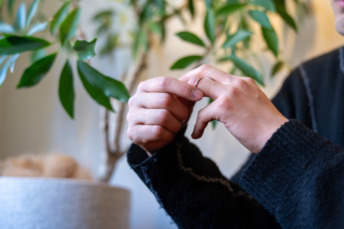 親友の不倫…「本当に大丈夫？」既婚者にハマる友への疑念｜不倫に溺れる親友